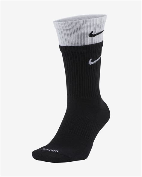 nike everyday plus socks.